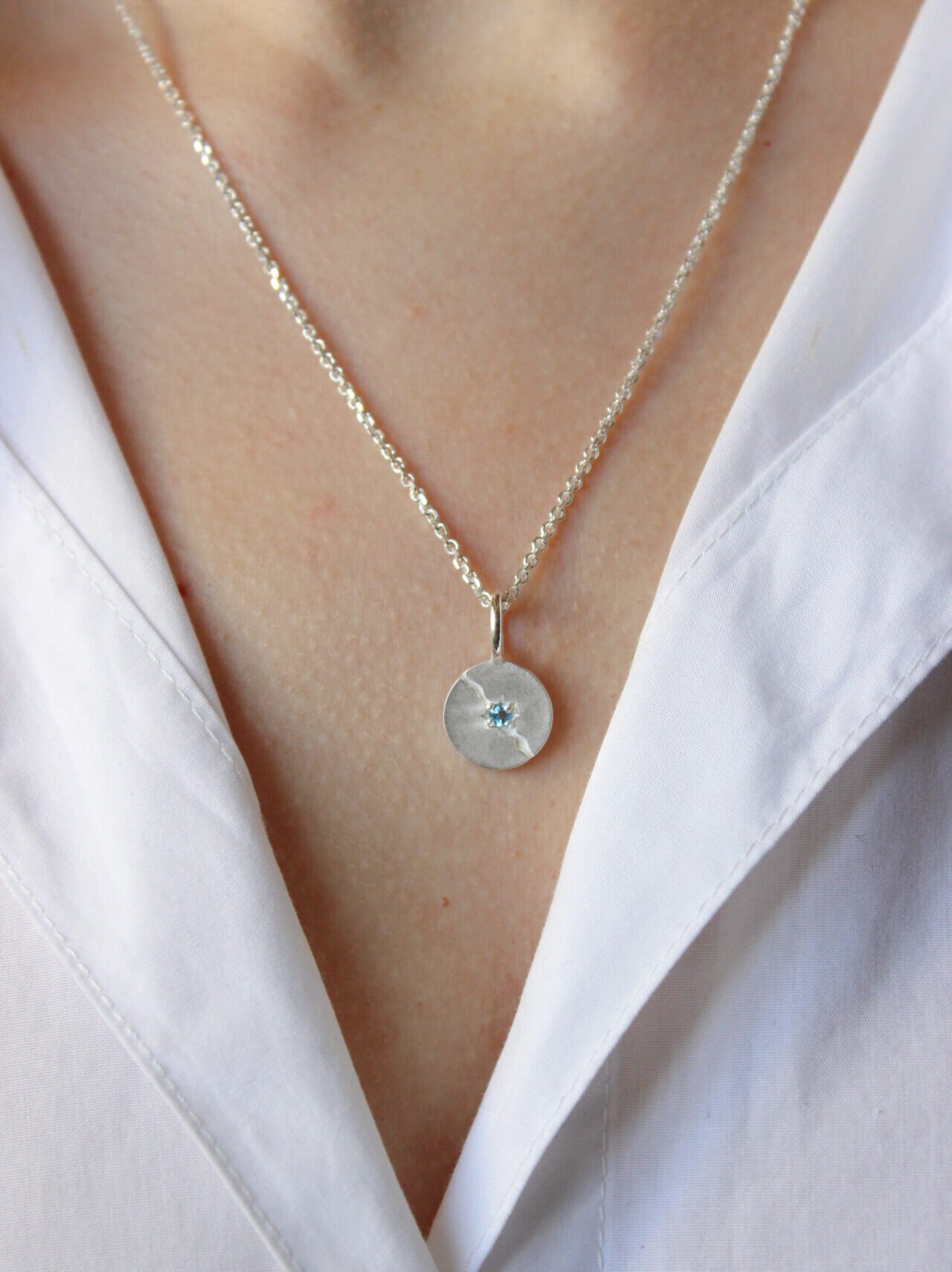 ciondolo crepa arg indossato