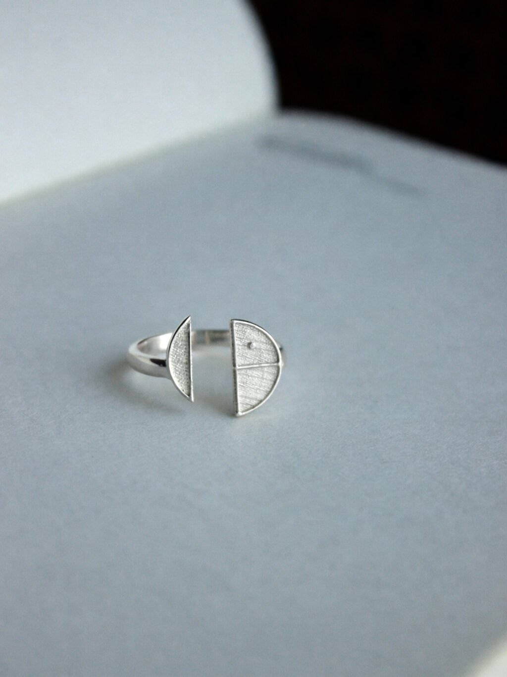 verso l alto dettagli argento