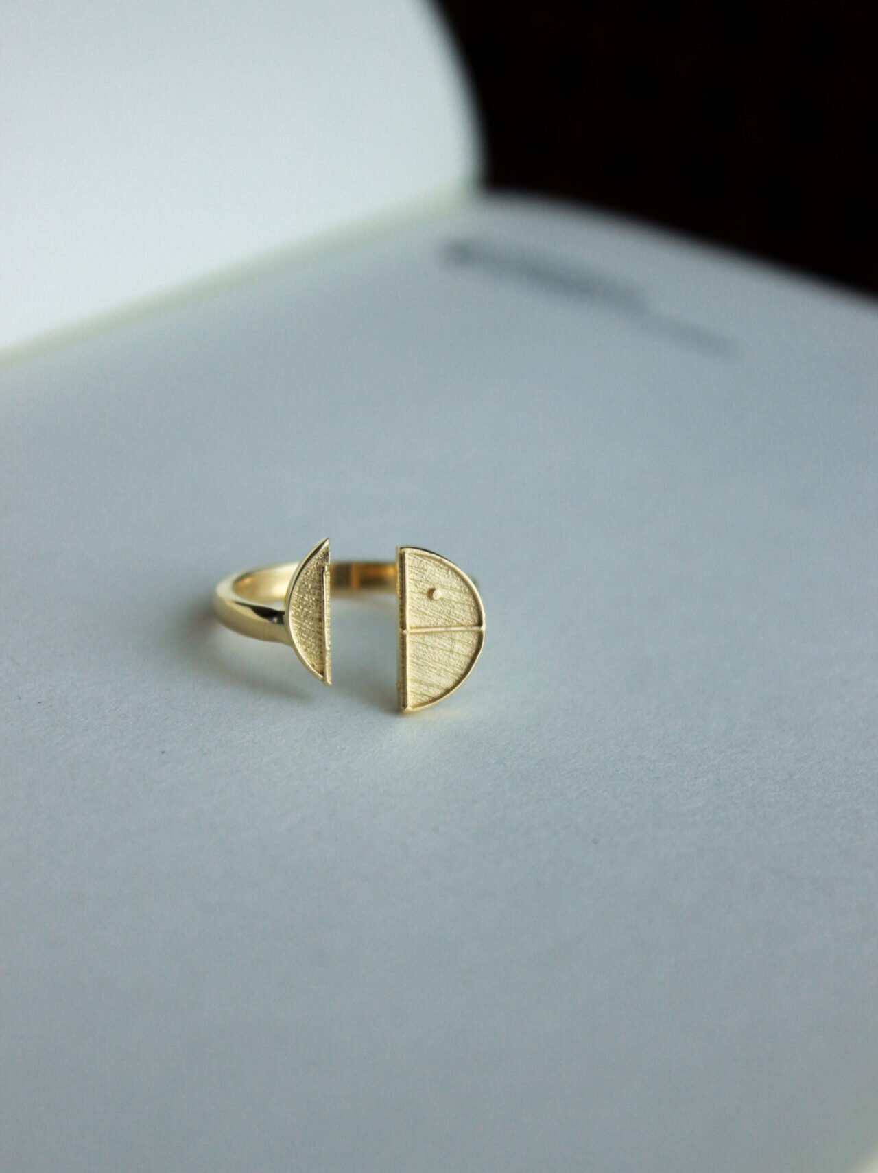 verso l alto dettagli oro