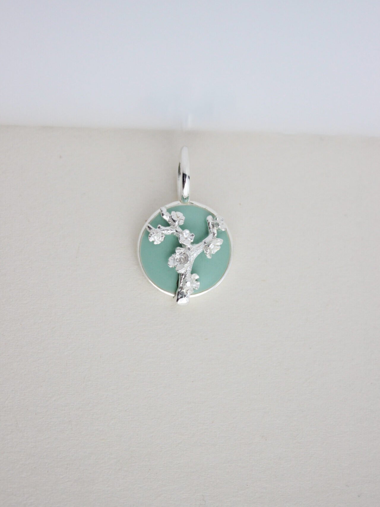 ciondolo fioridimandorlo argento dettagli 2