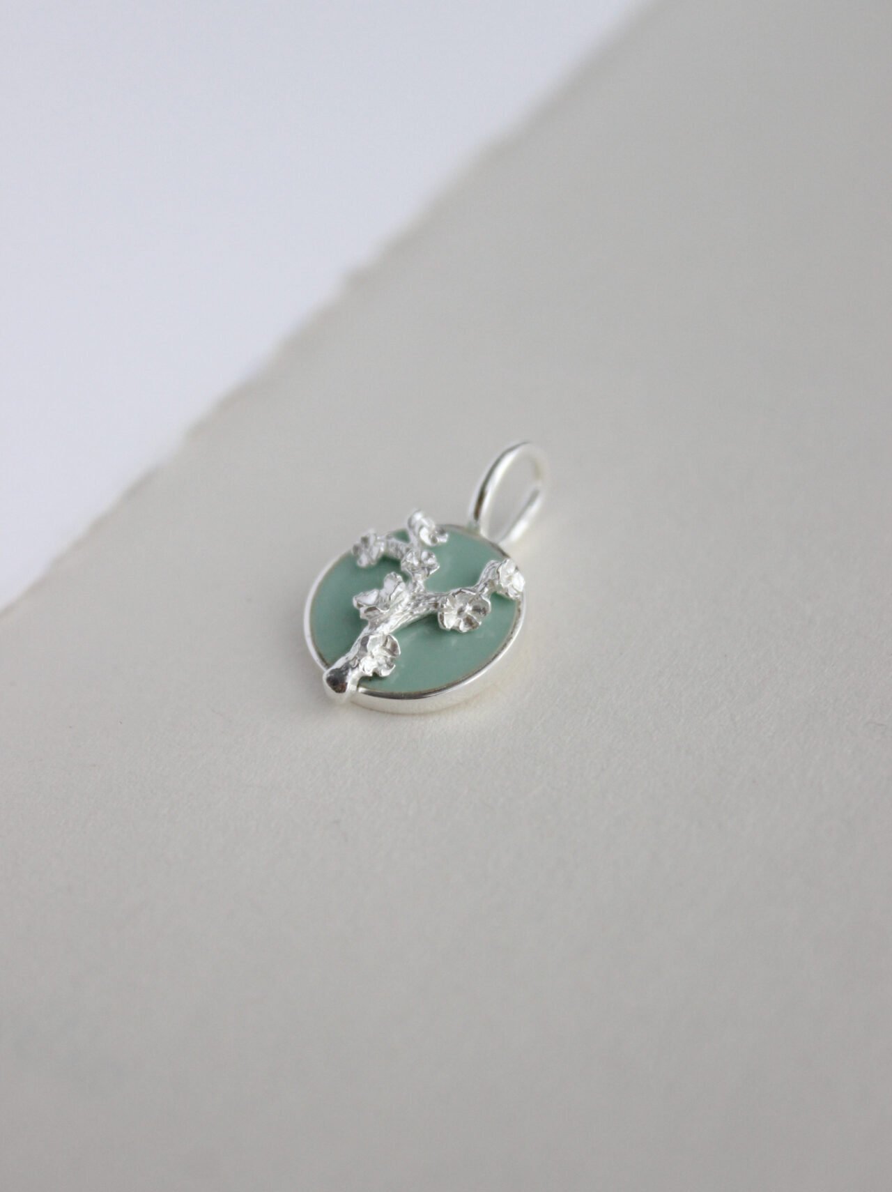 ciondolo fioridimandorlo argento dettagli