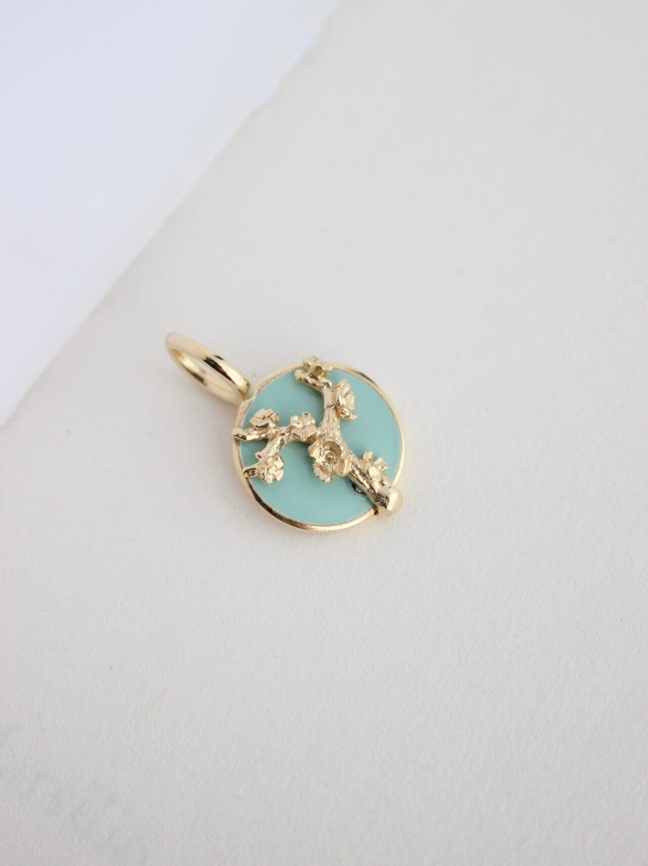 ciondolo fioridimandorlo dettagli oro 2